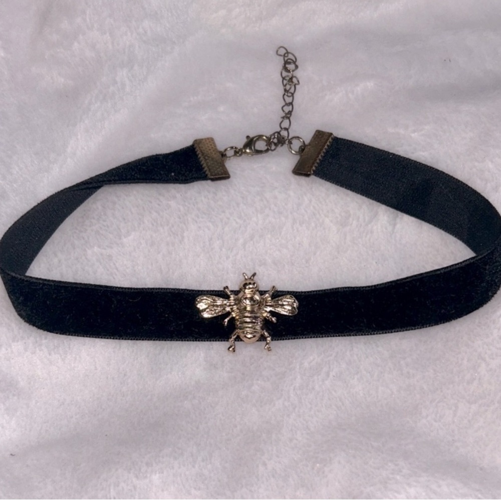 Bee Jewelry Bundle Choker Necklace Earrings Wooden Box Set - Picture 4 of 6